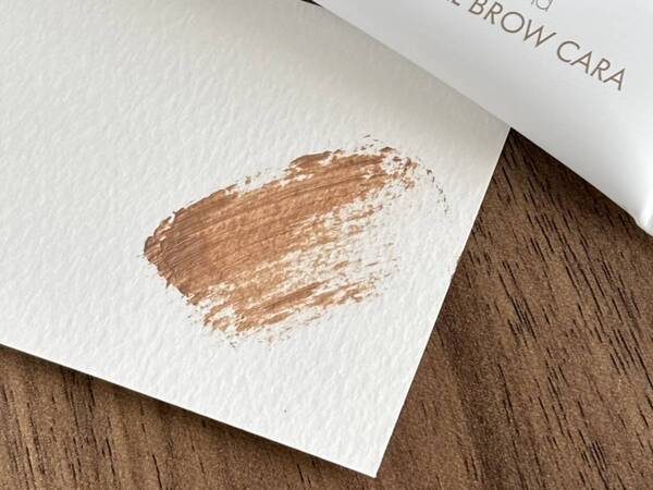 やわ・ふわ眉のキーワードは「クリーム系カラー」。プチプラ眉マスカラ3選