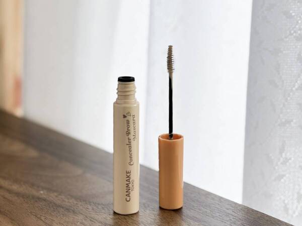 やわ・ふわ眉のキーワードは「クリーム系カラー」。プチプラ眉マスカラ3選