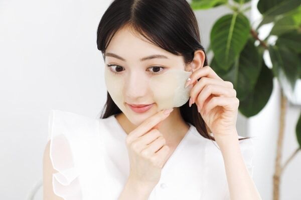 肌をひきしめ、メイクを美しくキープ！　matsukiyoから3分貼るだけのシートパックを数量限定で販売