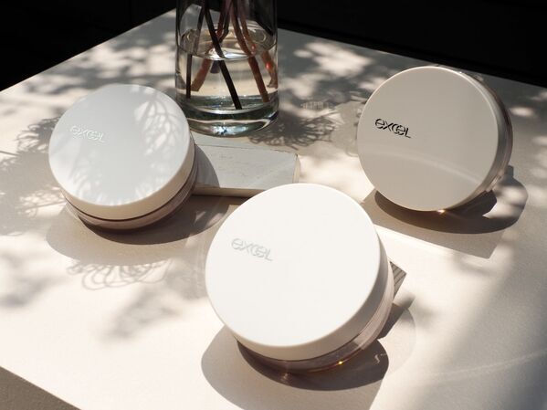 エクセル、大人気アイブロウがリニューアル＆限定パウダーは待望の定番化。新作には美容液コンシーラーも【2025年秋冬 新商品発表会レポート】