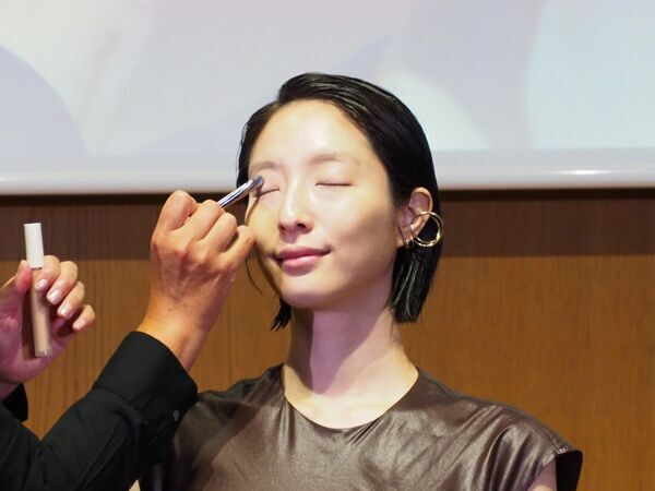 エクセル、大人気アイブロウがリニューアル＆限定パウダーは待望の定番化。新作には美容液コンシーラーも【2025年秋冬 新商品発表会レポート】