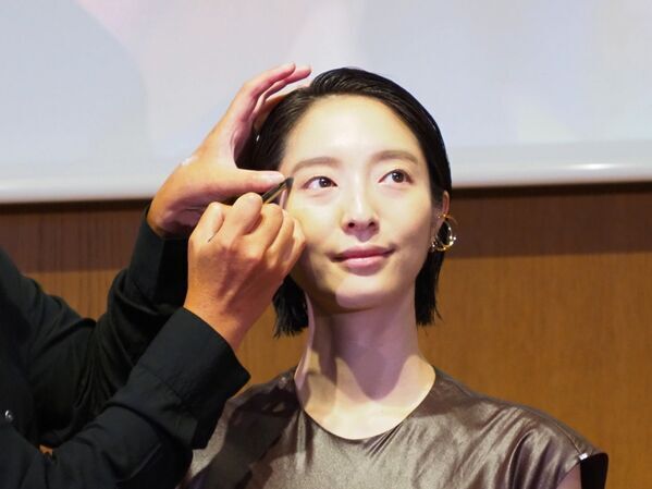 エクセル、大人気アイブロウがリニューアル＆限定パウダーは待望の定番化。新作には美容液コンシーラーも【2025年秋冬 新商品発表会レポート】