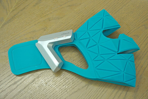 “ながら美容”の歴史が変わる!?　10分で全顔ケアできるヤーマンの新美顔器「ブルーグリーンマスク リフト」がすごい