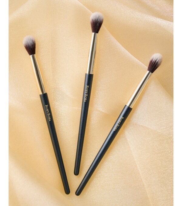 ロージーローザから、ふわっとナチュラルにぼかすメイクアップブラシが登場