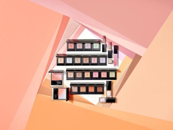 SUQQUのシングルアイシャドウがリニューアル。自分だけの彩りを重ねるメイクを提案する秋コレクションが発売