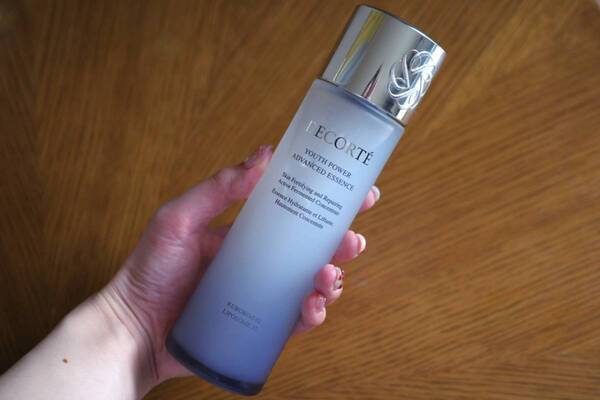 肌の運命を変える!?　コスメデコルテから“若々しさの分岐点にアプローチする”化粧水が新登場