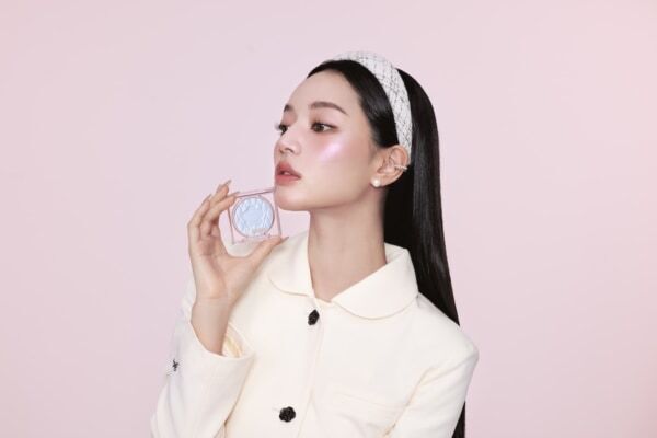 DAISY DOLL by MARY QUANTから高密着チークの新色&ハイライトが登場！