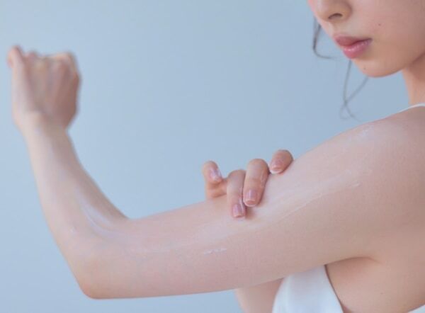 YOLU夜間美容ボディケア「濃密保湿ボディミルク」が待望の定番化！