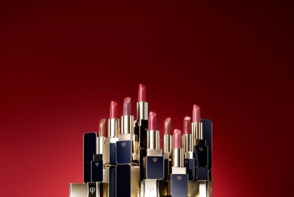 輝くように、纏う人の美しさをより際立たせる。クレ・ド・ポー ボーテ、ラグジュアリールージュ＆アイシャドウの新色登場