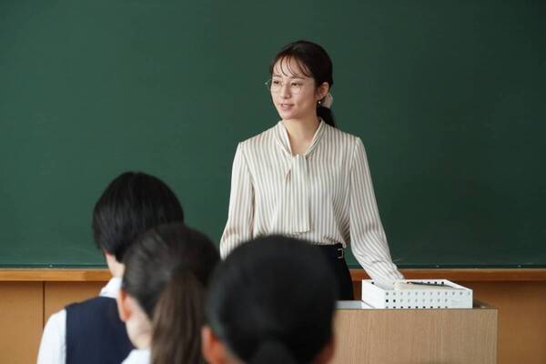 ワインぶっかけで赤く染まるラウール！　文字と恋愛。お互いを補完しあう個人授業始まる【愛の、がっこう#2】