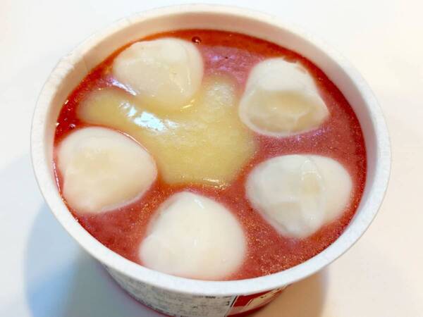 いちごかき氷×おもちの最高コラボ！　この夏食べたい「やわもちアイス　いちご練乳氷」をレポ