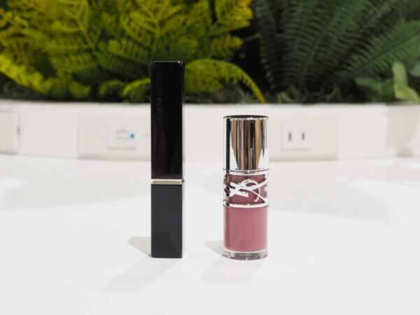 ミニバッグでおしゃれに楽しみたい夏。コスメオタクのマストアイテムは？　ポーチの中身をチェック！