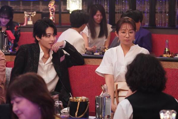 嘘だらけのホストと、真実しか言えない教師。関わると傷つけ合うもどかしい2人【愛の、がっこう#4】