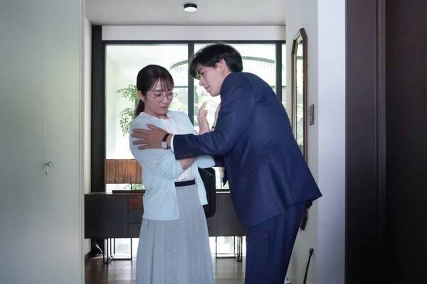 嘘だらけのホストと、真実しか言えない教師。関わると傷つけ合うもどかしい2人【愛の、がっこう#4】