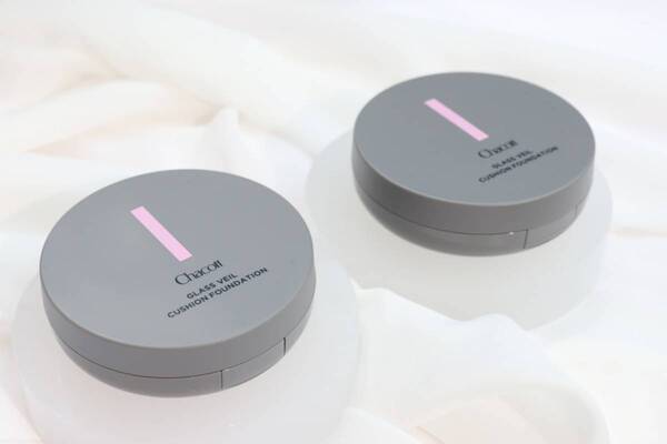 チャコット・コスメティクスからクッションファンデーション誕生！　光を味方に、自然なセミマット肌を演出