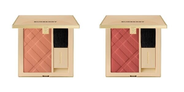 バーバリー ビューティから、自然な血色感の新ブラッシュと、艶やかな発色のリップスティック新色が登場