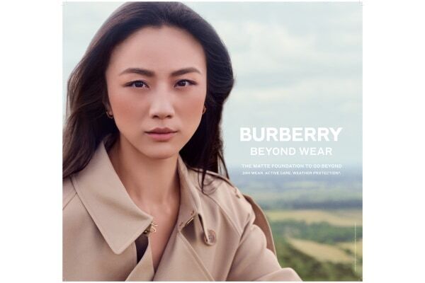 バーバリー ビューティから、自然な血色感の新ブラッシュと、艶やかな発色のリップスティック新色が登場