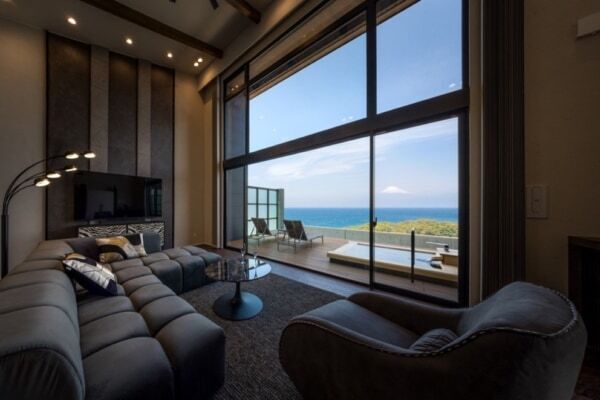 1日5組限定の絶景お宿。「富士青藍」で富士山・海・露天風呂を堪能するご褒美旅へ