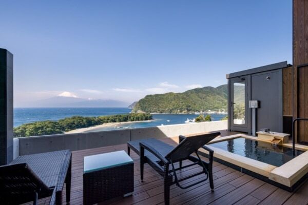 1日5組限定の絶景お宿。「富士青藍」で富士山・海・露天風呂を堪能するご褒美旅へ