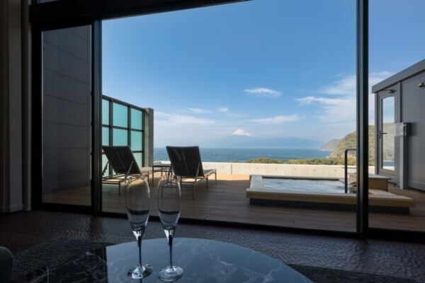 1日5組限定の絶景お宿。「富士青藍」で富士山・海・露天風呂を堪能するご褒美旅へ