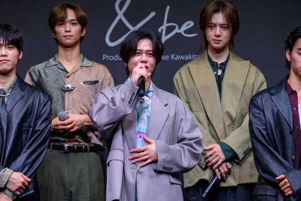 INIメンバーがお気に入りコスメを公開！　「&be」ベースメイクリニューアル発表会レポート