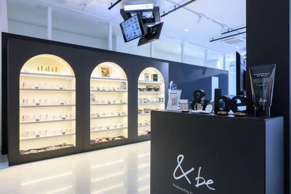 INIメンバーがお気に入りコスメを公開！　「&be」ベースメイクリニューアル発表会レポート