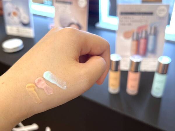 INIメンバーがお気に入りコスメを公開！　「&be」ベースメイクリニューアル発表会レポート