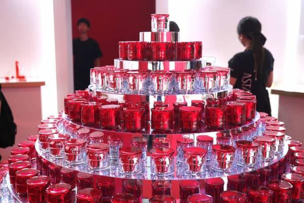 富士フイルム「アスタリフト」の魅力を東京ミッドタウン 六本木で体験！　見て、触れて、楽しむ「ハリ科学」イベントを開催