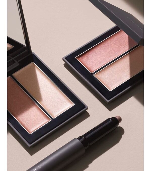 THREEのベストセラー「シマリング グロー デュオ」が初のリニューアル！　ハイライター＆チークベースでうるんだツヤと温かな血色感をプラス