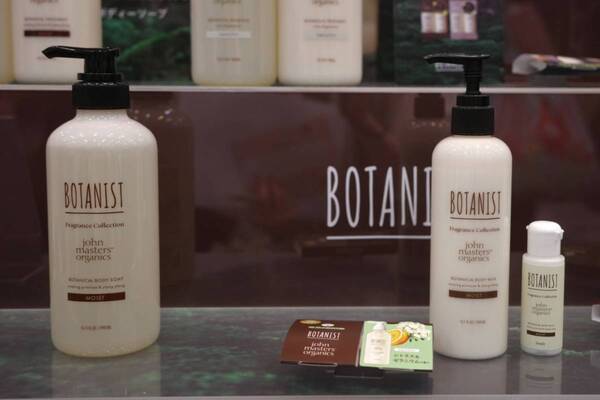 しっとり保湿、ファンデはツヤ仕上げに注目！　この秋、ロフトでチェックしたいコスメ22選【ロフト コスメフェスティバル 2025AW】