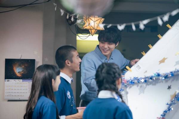 文学的すぎる愛の言葉にキュン！　健治が見せた不器用な愛の形【僕達はまだその星の校則を知らない#9】