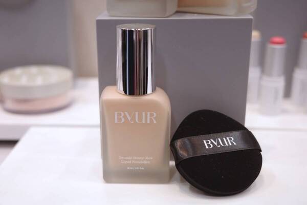 しっとり、ツヤ肌になりたい！　この秋、ロフトでおすすめの新作ベースメイクコスメ6品を紹介