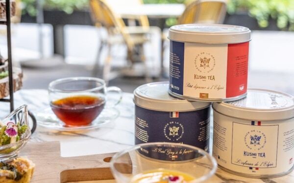 まるでフランスに来たみたい……！　KUSMI TEA×⽇⽐⾕パレス、フレンチアフタヌーンティー with KUSMI TEA『エリゼ宮シリーズ』開催
