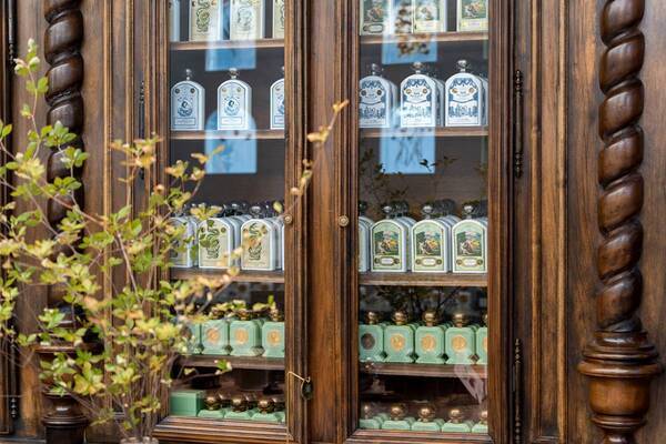 ギフトにおすすめの「オフィシーヌ・ユニヴェルセル・ビュリー」アイテム3選。刻印サービスも、ラッピングもすてき！