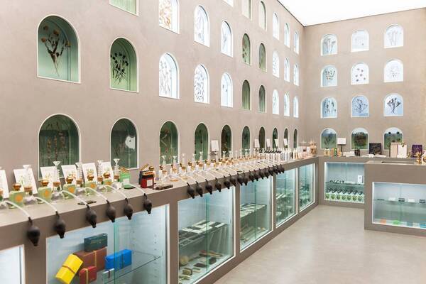 ギフトにおすすめの「オフィシーヌ・ユニヴェルセル・ビュリー」アイテム3選。刻印サービスも、ラッピングもすてき！