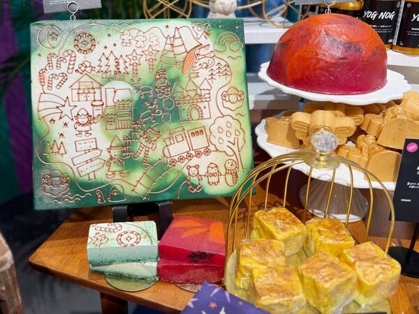 LUSHのクリスマスコレクションがお披露目！　大人気の「スノーフェアリー」シリーズなど全78アイテムをチェックしてきた