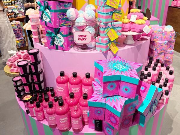 LUSHのクリスマスコレクションがお披露目！　大人気の「スノーフェアリー」シリーズなど全78アイテムをチェックしてきた