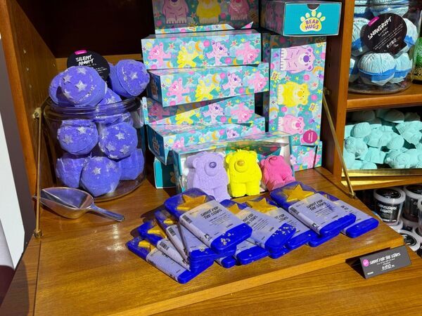 LUSHのクリスマスコレクションがお披露目！　大人気の「スノーフェアリー」シリーズなど全78アイテムをチェックしてきた