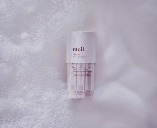 「melt」の生炭酸パウダーがリニューアル。“とろふわ泡もち”200％でゴワつき髪もすっきり