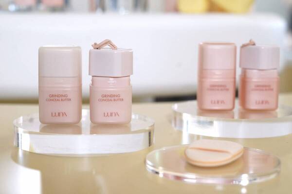 韓国コスメ「LUNA」アンバサダー、IVE REIが愛用コスメを公開！　新感覚“削り出すコンシーラー”のおすすめポイントを語る