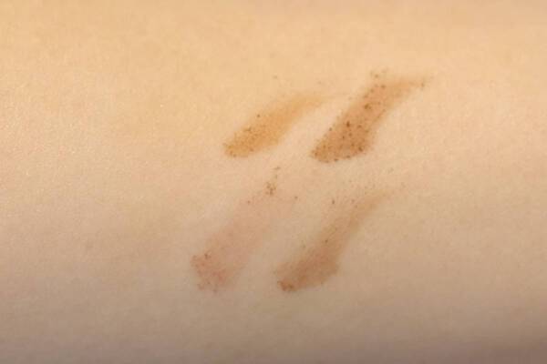 かじえりプロデュース『エナモル』からアイブロウペンシル＆パウダー新発売！　楽に美眉がかなう“沼ブロウ”