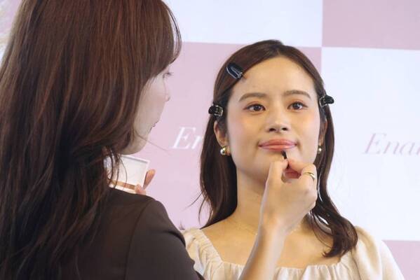 かじえりプロデュース『エナモル』からアイブロウペンシル＆パウダー新発売！　楽に美眉がかなう“沼ブロウ”