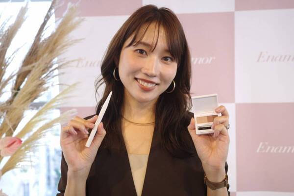 かじえりプロデュース『エナモル』からアイブロウペンシル＆パウダー新発売！　楽に美眉がかなう“沼ブロウ”