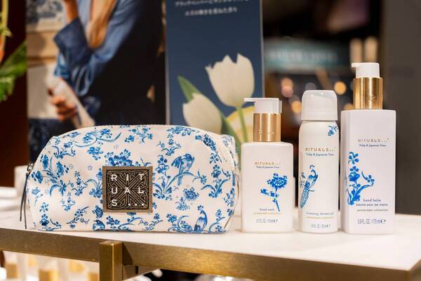静かな心を手に入れる「リチュアルズ」の新・ご自愛コスメ。3,300円のお得なホリデー限定セットも