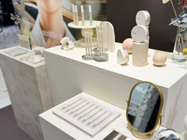 エクセルがポップアップを渋谷で開催中！　アップデートした世界観で現品が当たるクレーンゲームも