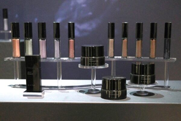 KATE新ベースメイクライン「月夜の海月」が登場！　水越みさとも絶賛の“醒めないツヤ肌”