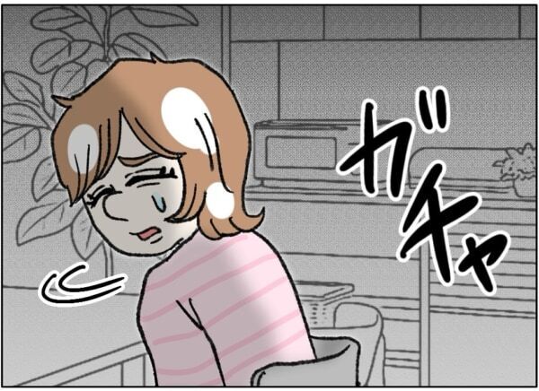 今さら母親ヅラしないでよ!!!　下の子をかわいがって長女を放置していた母親、やっと自分の行動を後悔して……【ないものねだりの女達。 #696】