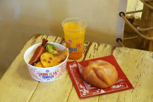 色鮮やかな“死者の日”の世界へ!?　東京ディズニーシー「ラソス・デ・ラ・ファミリア」を楽しむ3つのポイント