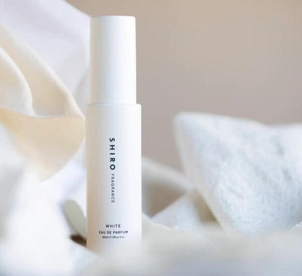 花束のような幸福感に包まれる香り。SHIROのフレグランスシリーズより「ホワイト」の香りが復刻