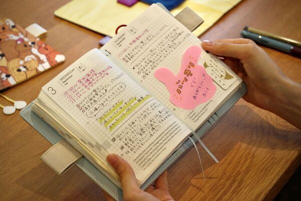 あえて今、手書きのダイアリーが注目されている理由とは？　『ほぼ日手帳』デザイナーに聞く、「書くこと」の力
